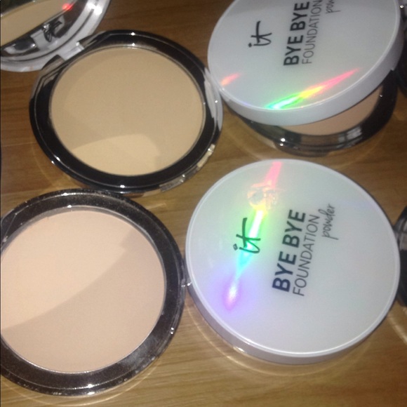 IT cosmetics Dark Powder foundations bye-bye - Picture 2 of 7